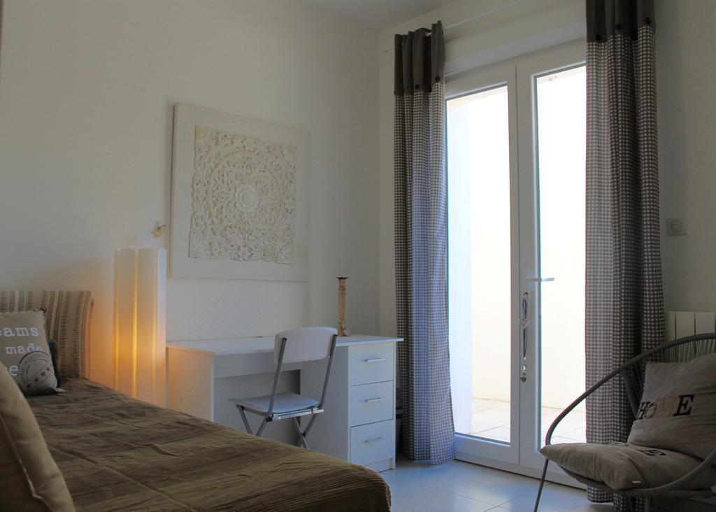 La Maison Blanche Arles Luaran gambar